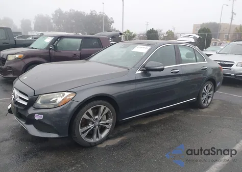 2016 Mercedes-Benz C 350E z USA, uszkodzony, nr VIN 55SWF4HB1GU156905